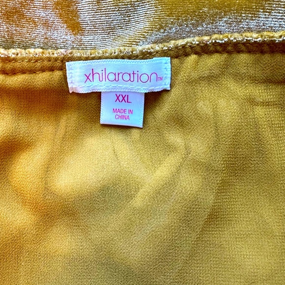 XHILATATION VELVETY GOLD TOP. Size XXL. - Picture 7 of 8